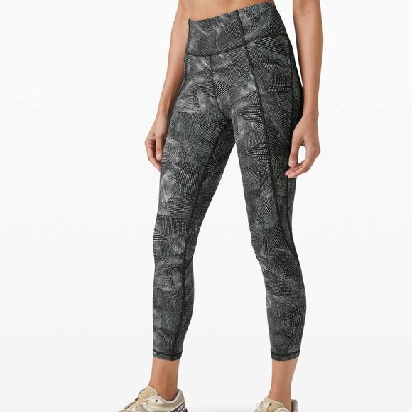 Lululemon Time To Sweat Crop 23" in Velocity Mesh Island Mist Black - Picture 1 of 9